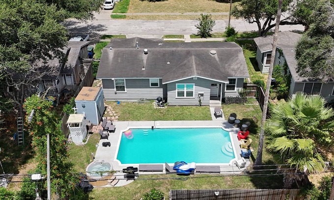 Central City House | Entire house +Pool+Hot Tube +1 car garage + EV Charger level 2-Tesla+ BBQ Grill