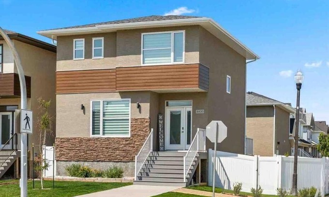 Regina Apartment | Entire house to yourselves - NO basement sharing