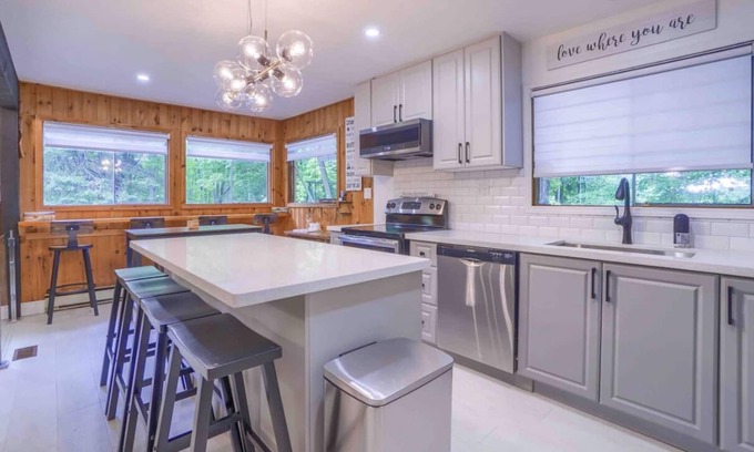 Coboconk Cottage | Entire kawartha lakes cottage with hottub