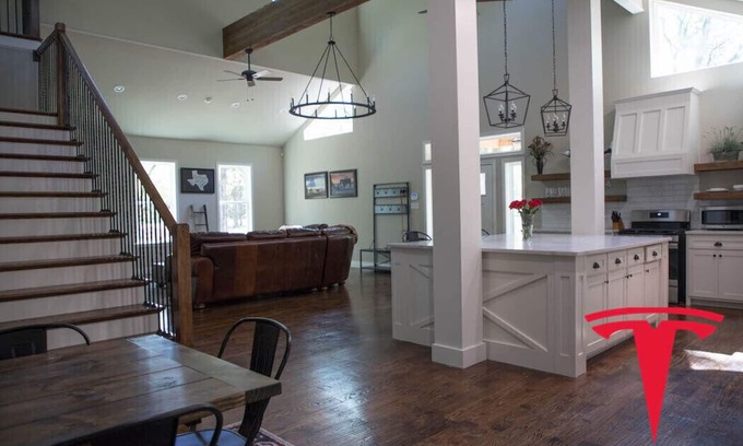 Quinlan House | ENTIRE LUXE CABIN ON 126 ACRES WITH 3 PONDS, TRAILS - SLEEPS 18