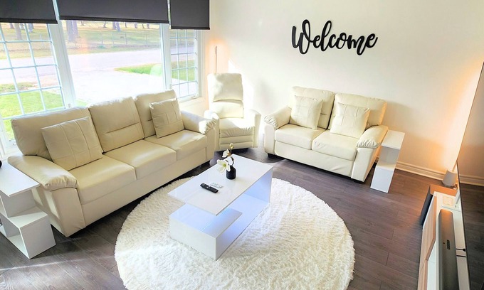 Algoma District House | Entire luxury house w/3Bdrm, 2Bthrm, hot tub, EV charger, PS5, BBQ & fire pit