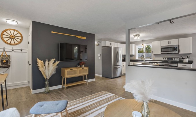 Windham House | Entire Modern Chic Home in Windham