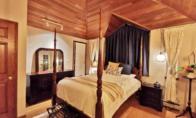 Burnaby House | Entire Ocean View House - 3bedrooms/Fitness/4K Cinema/Trail