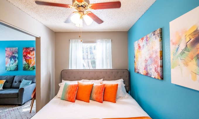 Ederville Apartment | Entire Place✶King Bed✶Washer Dryer✶WiFi✶4K TV✶2 Cars #509
