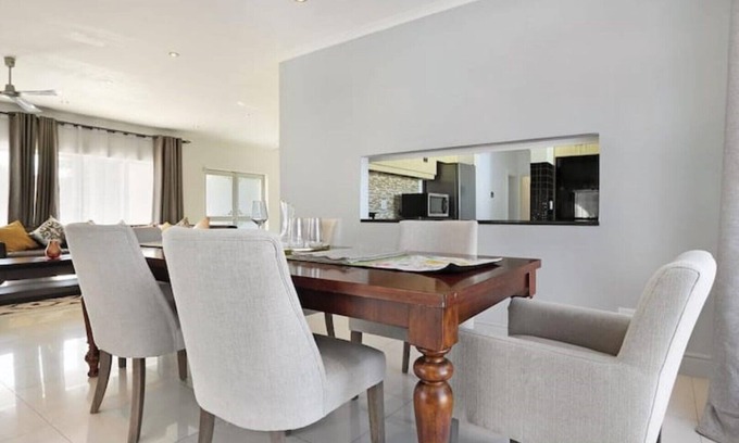 Parow Villa | Entire Prestigious Villa within Tourism Sites