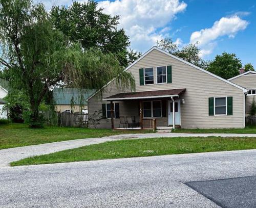 Arnold Apartment | Entire Private 2 bedrooms house, nice neighborhood