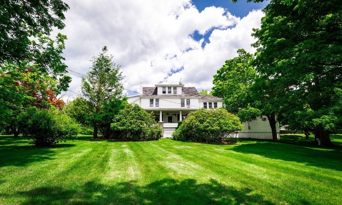 East Stroudsburg House | ENTIRE PRIVATE B&B SLEEPS 23 IN POCONO MOUNTAINS PA