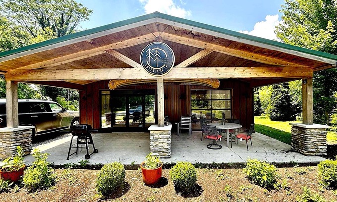 Huron House | Entire Private Waterfront Property-sleeps 18!