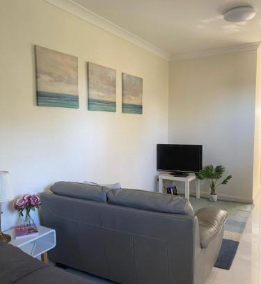 East Lindfield House | Entire Studio Guesthouse in East Lindfield