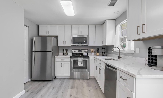 Kettering House | Entire townhome in Largo, MD, close to Washington DC!