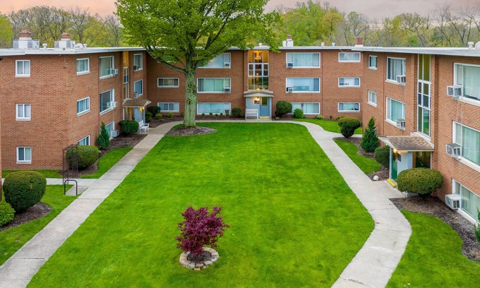 Fairview Park Apartment | Entire Two-Bedroom Full Bath Full Kitchen Apt with parking @ Georgetown Villas!