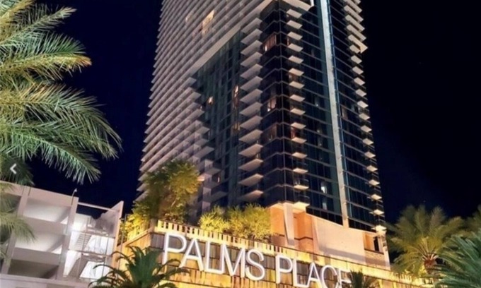 Las Vegas Hotel | Entire Vegas King bed, balcony suite. Marble bath spa tub, 70"/55" smart TVs