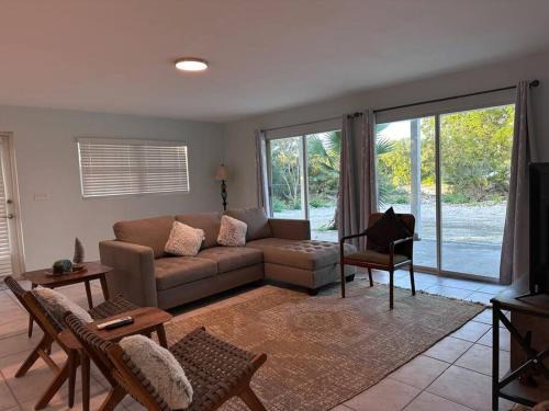 Discovery Bay House | Entire Waterfront House