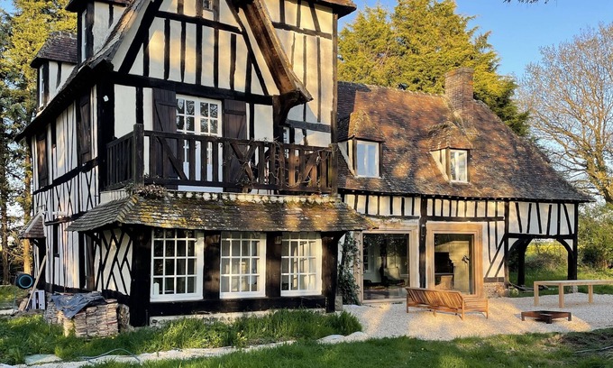 Le Lesme House | Entirely renovated Norman manor near Verneuil sur Avre / Conches
