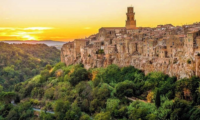 Pitigliano Apartment | Environment for relaxation, ideal for nature-loving couples.