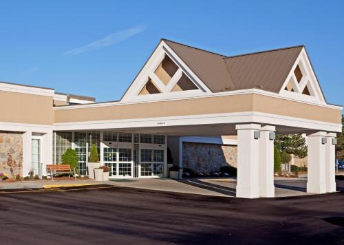 Mansfield Hotel | enVision Hotel & Conference Center Mansfield-Foxboro