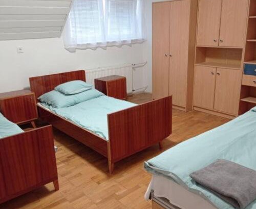 Lanycsok Apartment | Enzó vendégház