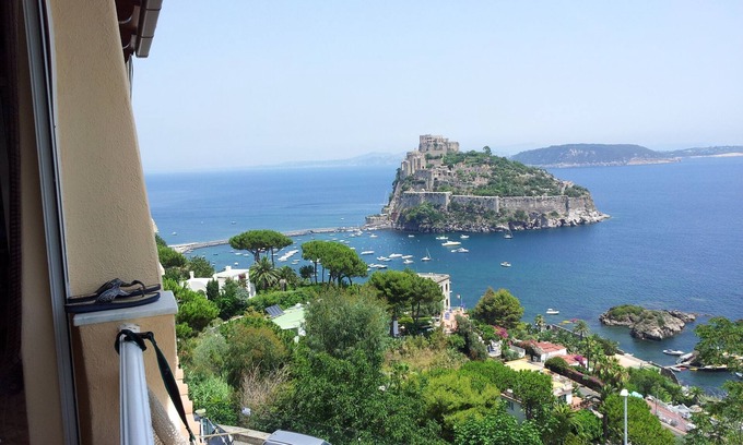 Ischia Porto Apartment | Enzo e Maria house with elevator