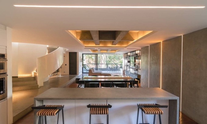 Las Lomas I Apartment | |EP| Elegant PH w/Rooftop, BBQ,AC & Office