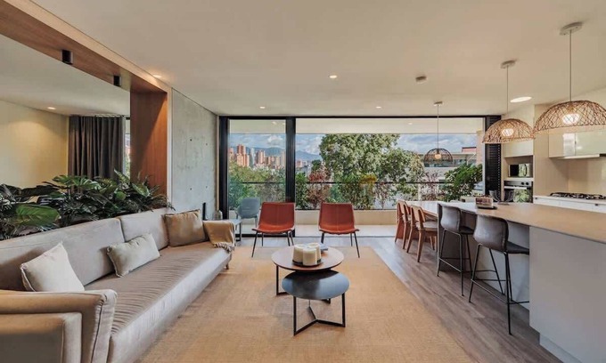 Lalinde Apartment | |EP| Spacious Apt W/Desk, Balcony, pool/Views