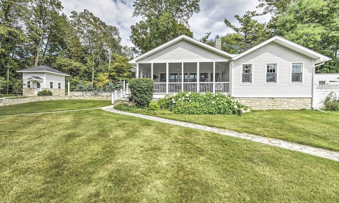 Ephraim Cottage | Ephraim Home w/Yard - Walk to Lake Michigan!