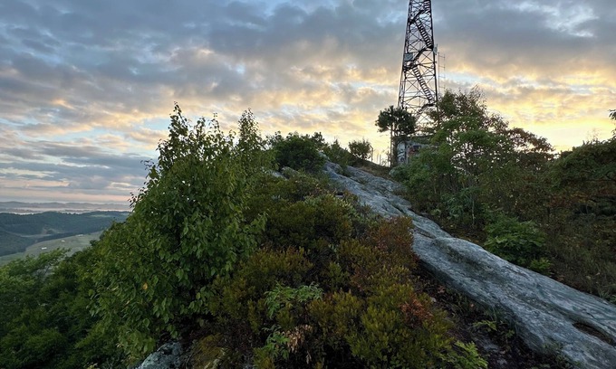 Mendota House | Epic Hawk Watching Fire Tower-Fall Migration Hotspot and Outdoor Adventures!