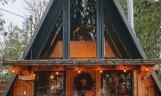 Jordan Road-Canyon Creek House | Epic view A-frame - Hot-tub, Firepit & Fireplace