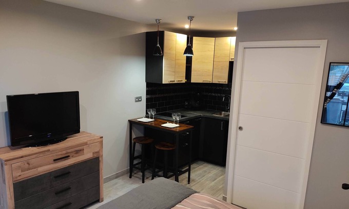 Moret-Loing-et-Orvanne Apartment | Episy lock housing with outdoor SPA