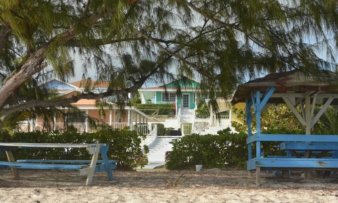 Rolleville Villa | EPR- Swimming Pigs Resort Seagrape 6
