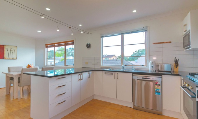 Greenlane - Ellerslie House | Epsom 4 Bedroom Holiday Home