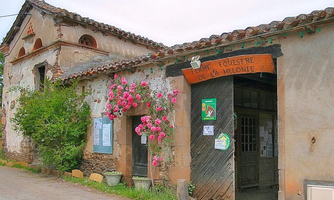Pampelonne House | Equestrian relay of the old house