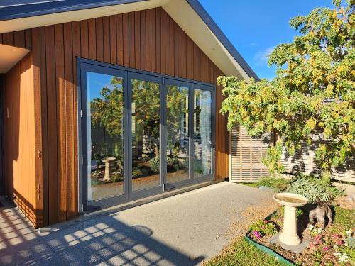 Lower Shotover House | Equestrian View - Gorgeous Cozy Bungalow Shotover