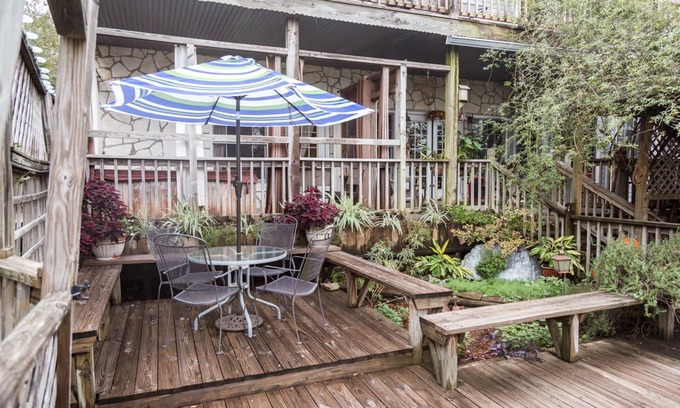 Canyon Lake Bed & Breakfast | Equinox Inn at Canyon Lake