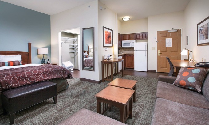 National Hills Apartment | Equipped Studio Near Bush Field Airport | Free Daily Breakfast