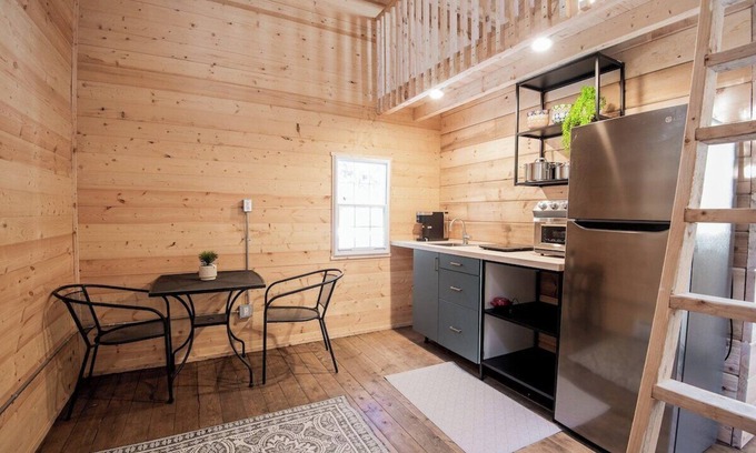 Fenelon Falls Cabin | "Equuleus" Lofted Kabin