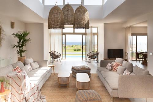 Costa de Antigua Villa | Ereza White Homes