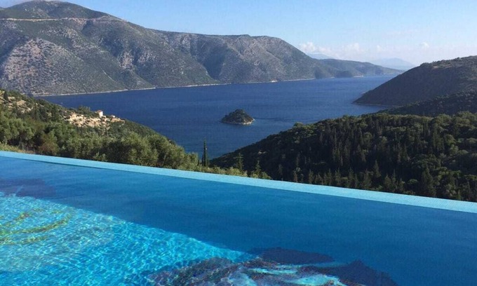 Aetos House | Erholung pur mit Traumhafter Aussicht Direkt vom Pool aus