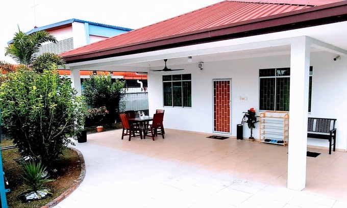 Tanjung Aru House | Eric's KK City Homestay