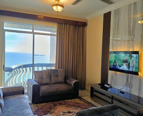 Taman Tanjung Apartment | ERICCA 3 Bedroom Seaview Suite, Glory Beach Resort, PD