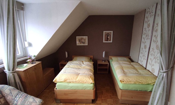 Rhede Apartment | Erich studio apartment with garden view - Ferienwohnung Rhede
