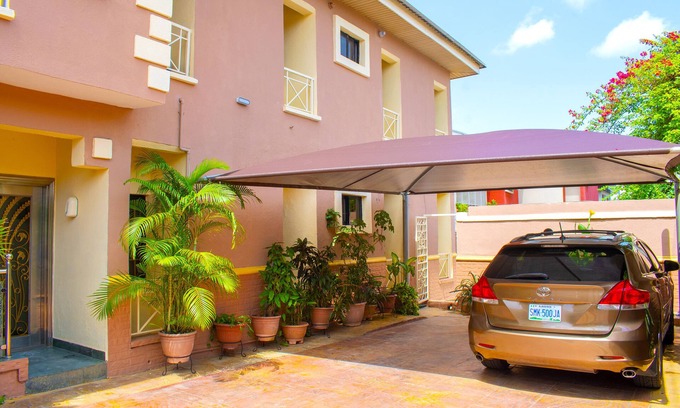 Opebi Hotel | ERITH APARTMENT AND SUITES