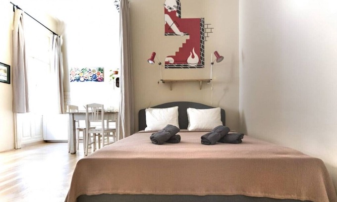 Belso-Ferencvaros Apartment | Erkel 13 / 3 · Charming newly renovated studio / CENTER