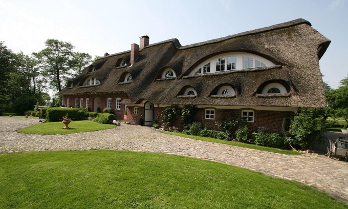 Lauenteil House | Erlenhof Steinau Fachwerkhaus mit Reetdach