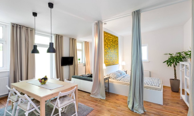 Reinickendorf Apartment | Ernststrasse Holiday Bliss