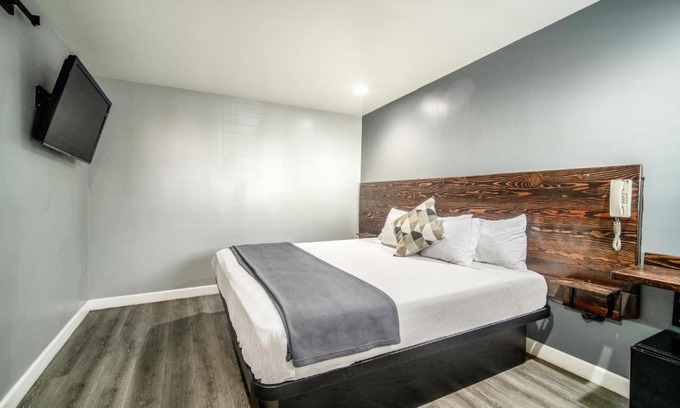 Bell Gardens Hotel | ERTH INN by AGA- Bell Garden