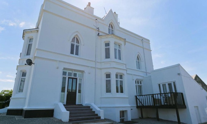 Menai Bridge House | Eryl Mor