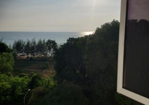 Pelindung Apartment | Eryns Homestay seaview