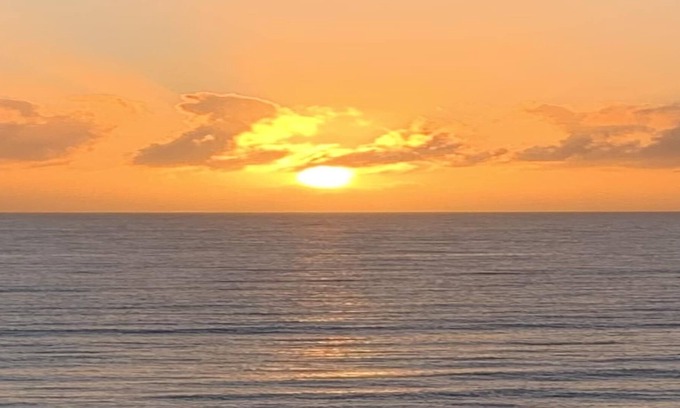 Bahia Calma Apartment | confortable and cozy home with beautiful sunrises