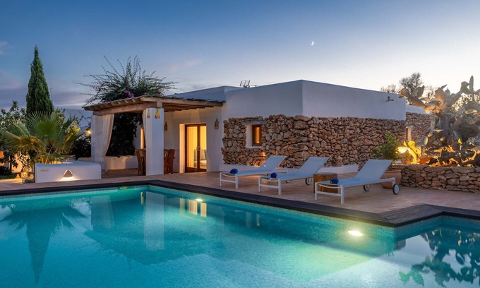 Sant Carles de Peralta Cottage | CAN WHITE