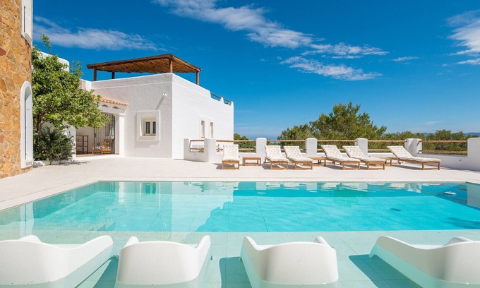 San Antonio Bay Villa | VILLA HORIZONTE